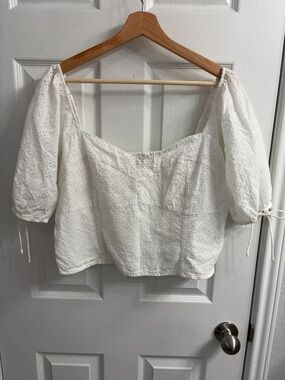 Abercrombie & Fitch White Eyelet Square Neck Puff Sleeve Top